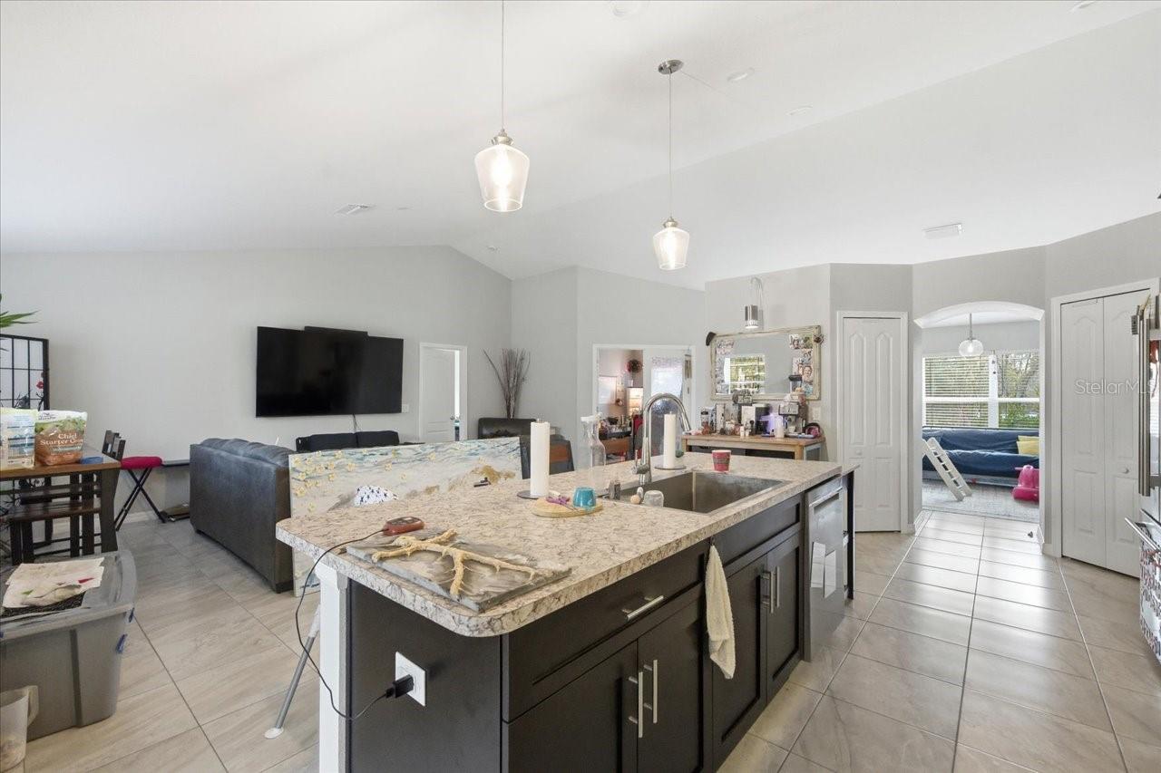 ROYAL HIGHLANDS - Residential