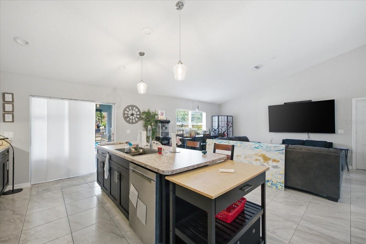 ROYAL HIGHLANDS - Residential