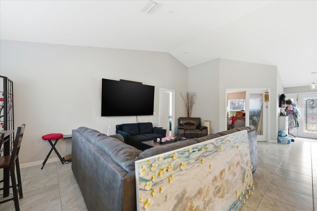 ROYAL HIGHLANDS - Residential