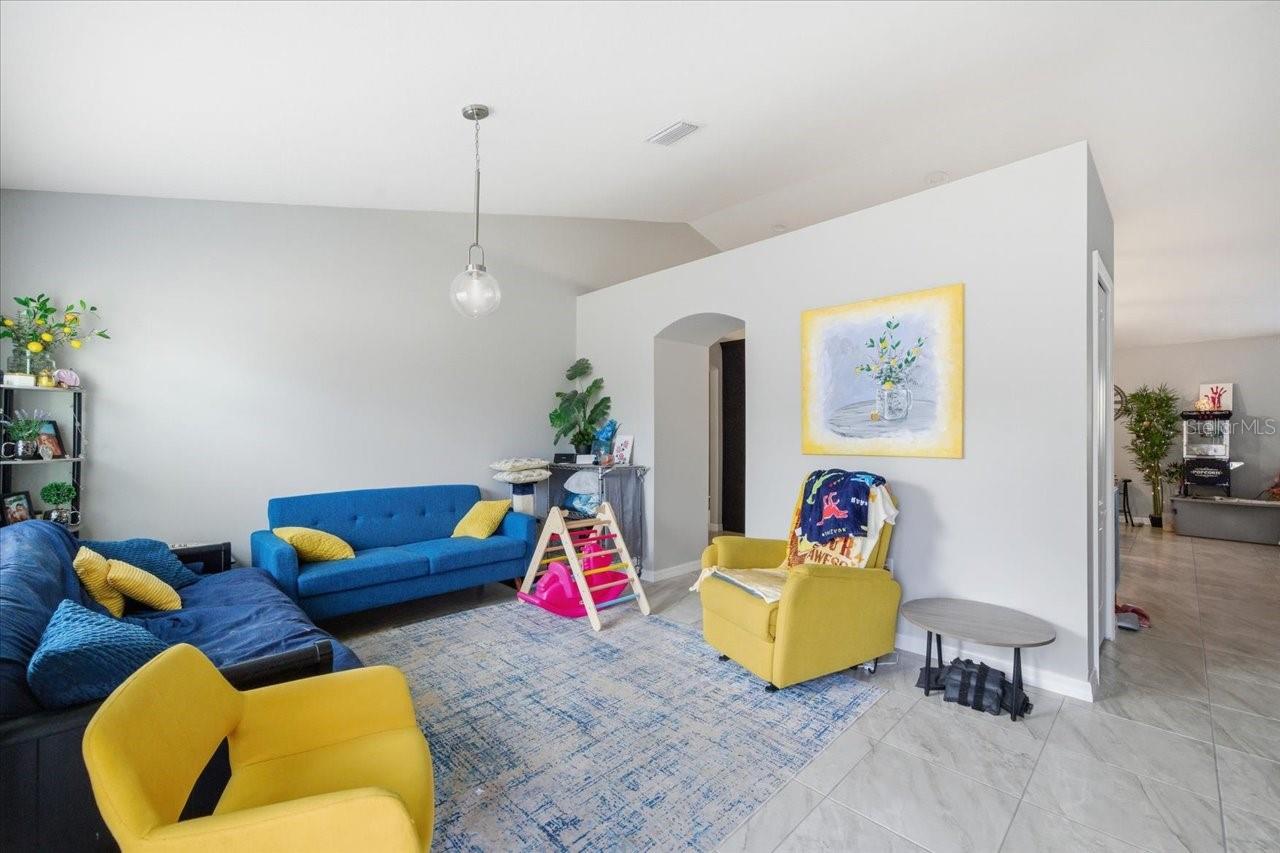 ROYAL HIGHLANDS - Residential