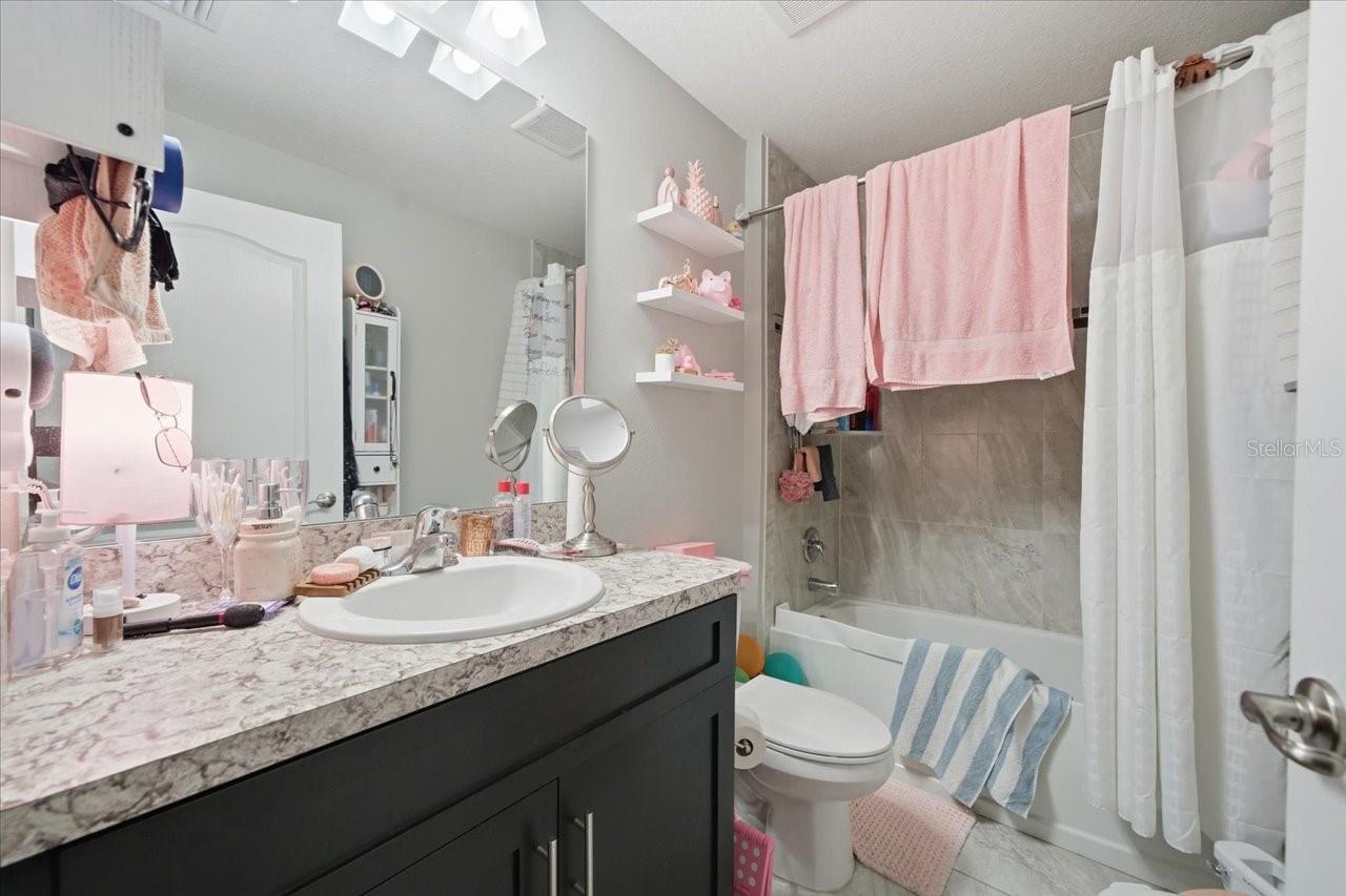 ROYAL HIGHLANDS - Residential