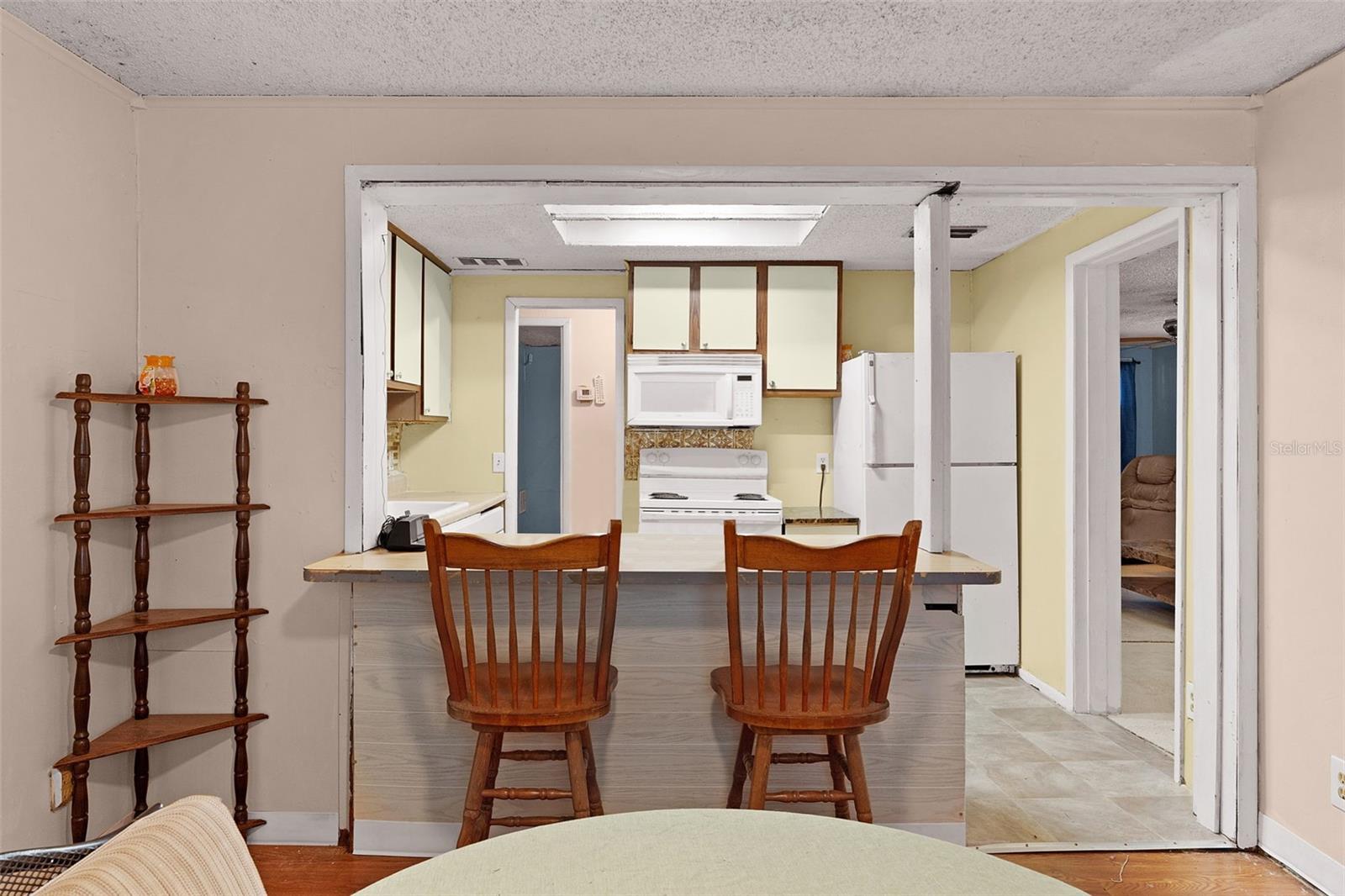 SMITH LAKE VILLAGE - Residential