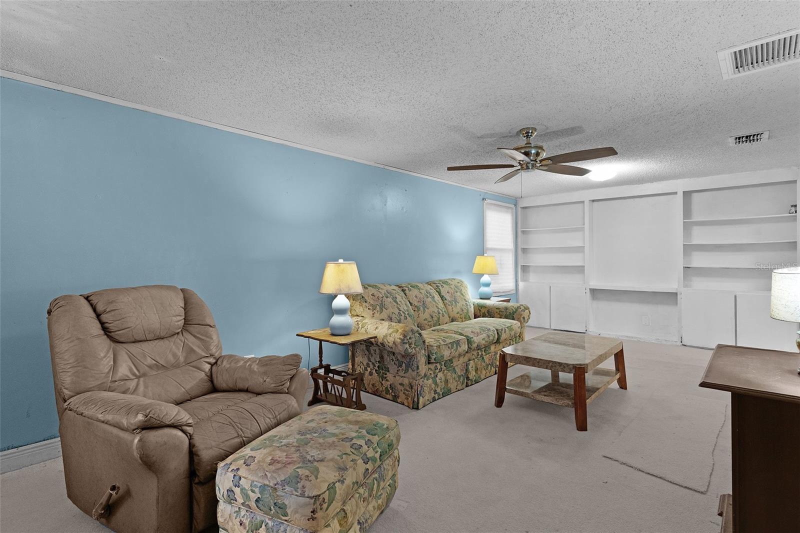 SMITH LAKE VILLAGE - Residential