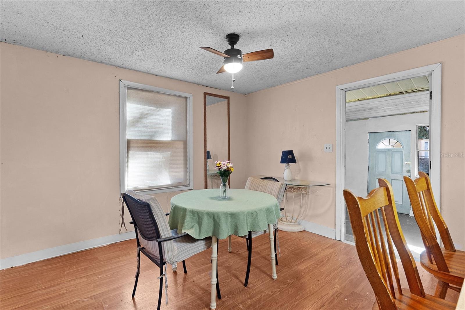 SMITH LAKE VILLAGE - Residential