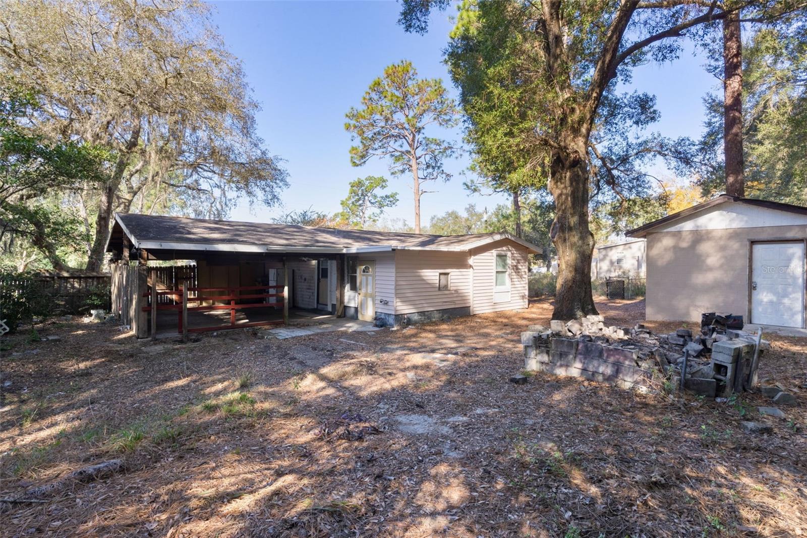 SMITH LAKE VILLAGE - Residential