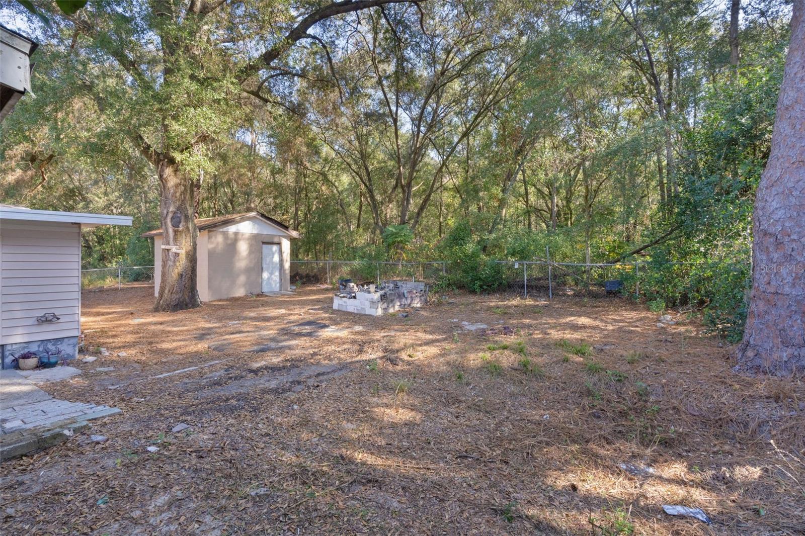 SMITH LAKE VILLAGE - Residential