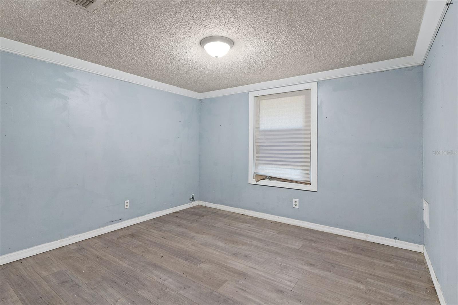 SMITH LAKE VILLAGE - Residential