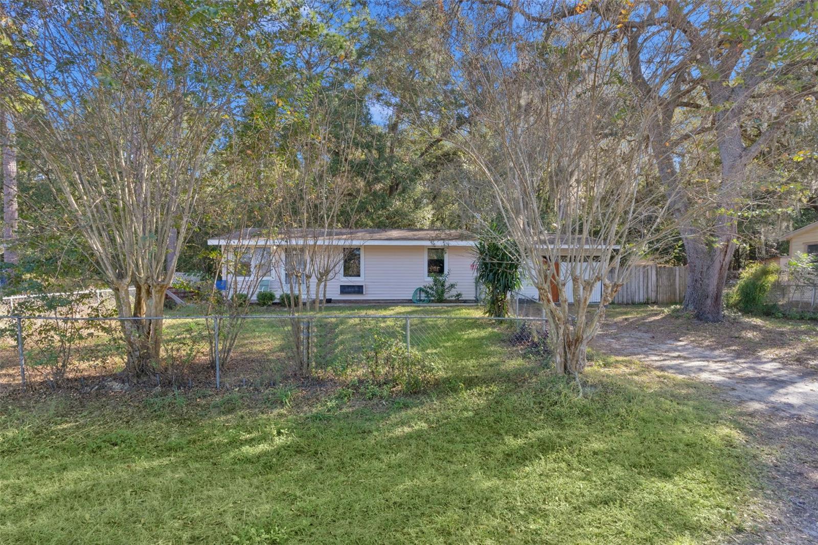 SMITH LAKE VILLAGE - Residential