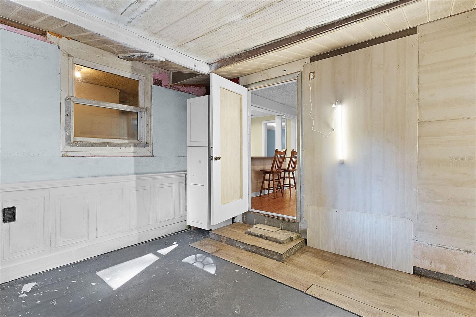 SMITH LAKE VILLAGE - Residential