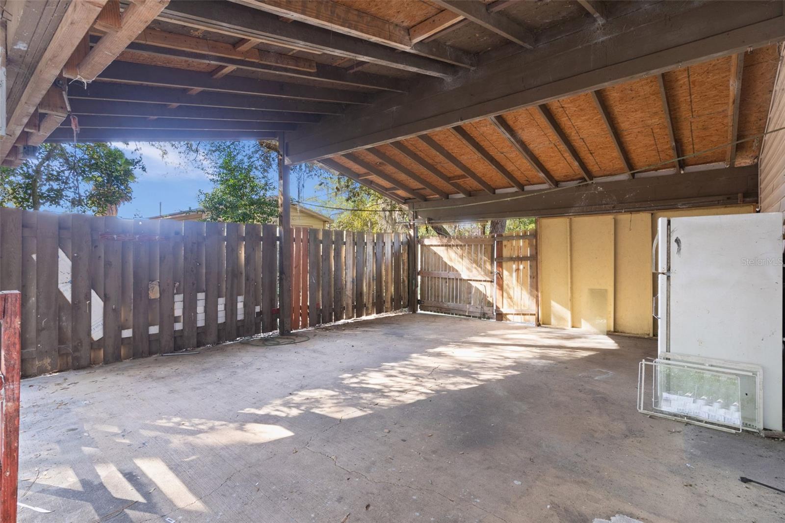 SMITH LAKE VILLAGE - Residential