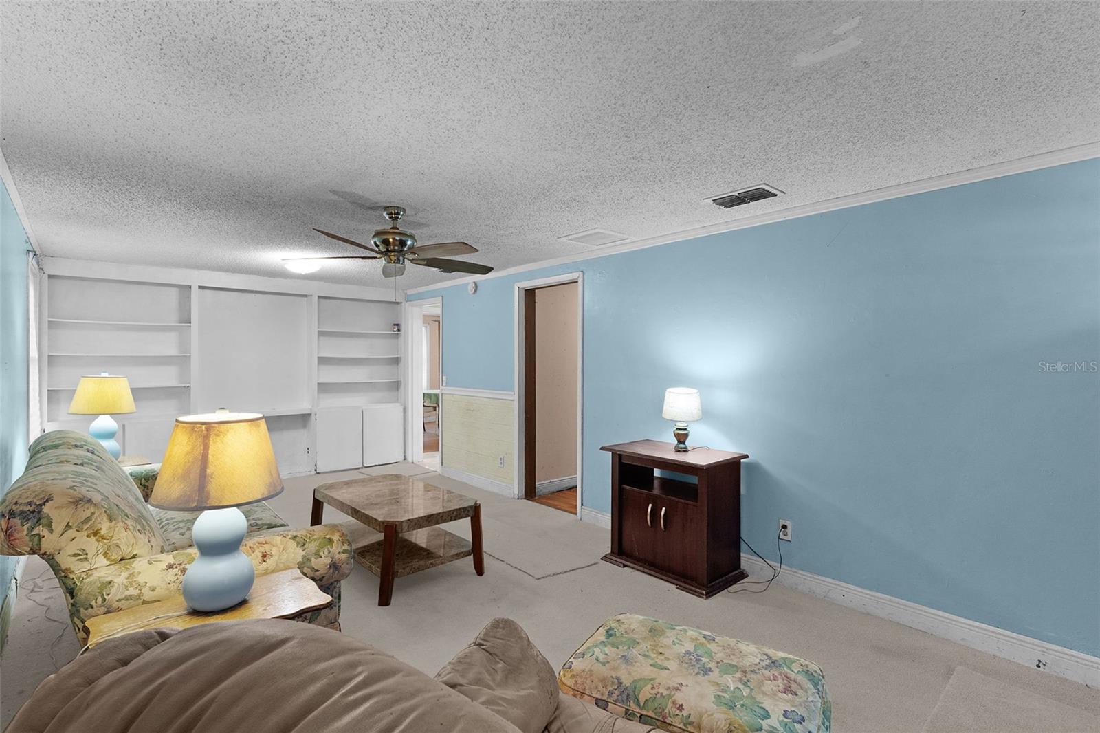 SMITH LAKE VILLAGE - Residential