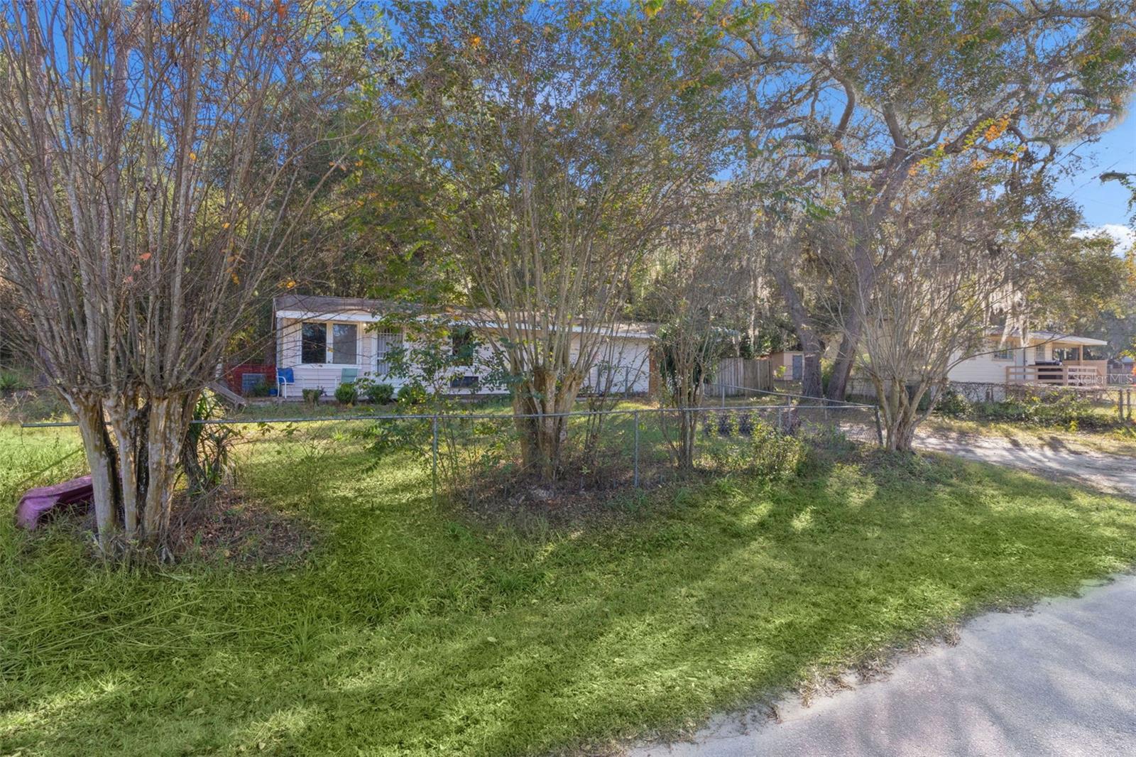 SMITH LAKE VILLAGE - Residential