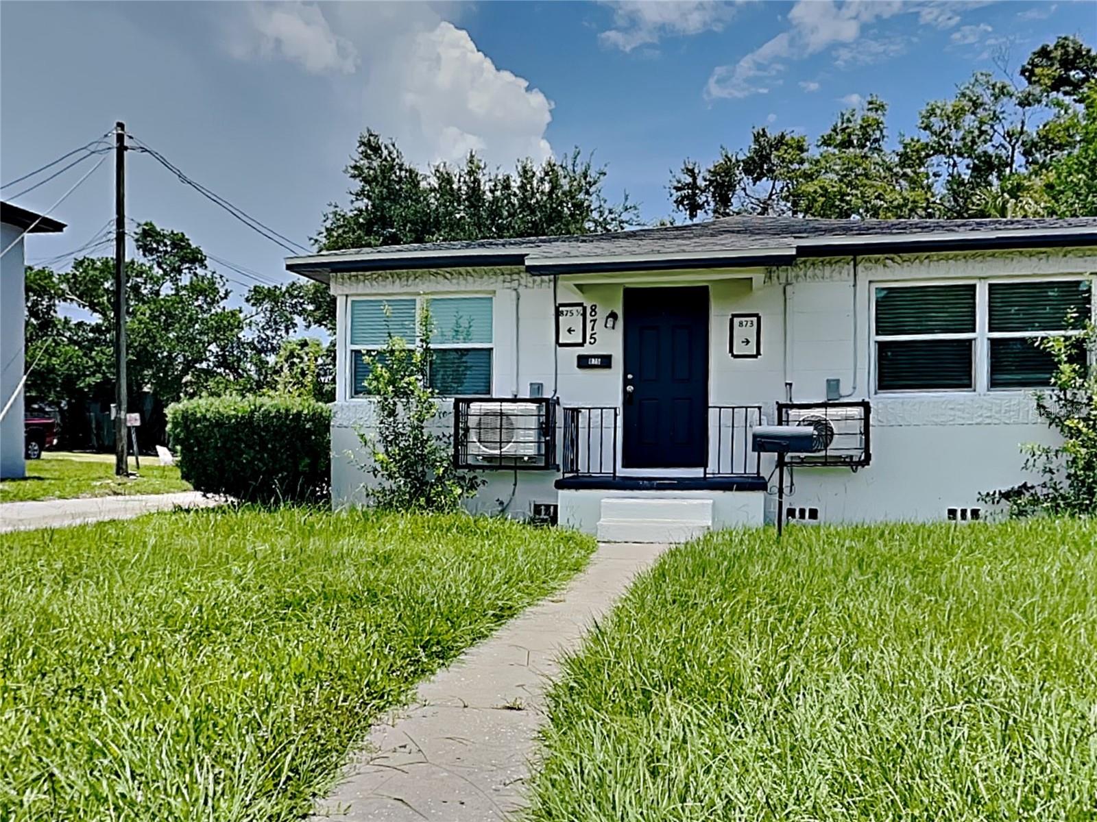 Discover this beautifully updated 1/1 located in vibrant St. Pete. Featuring an open-concept family and dining room with sleek laminate flooring throughout, making cleaning a breeze. The modern kitchen is equipped with all stainless steel appliances, perfect for preparing meals in style. Bright and airy interior filled with natural light creates a welcoming and comfortable living space. Don't miss the opportunity to make this charming home yours!
**WATER INCLUDED IN THE RENT**
Resident Benefit Package: $42.00-month. Includes HVAC air filter delivery, Tenant Liability Insurance, Credit Reporting, Tenant Rewards Program, and much more!
This property is eligible for deposit alternative coverage in lieu of a security deposit. For information and enrollment, please contact our leasing team and enjoy a deposit-free renting experience.