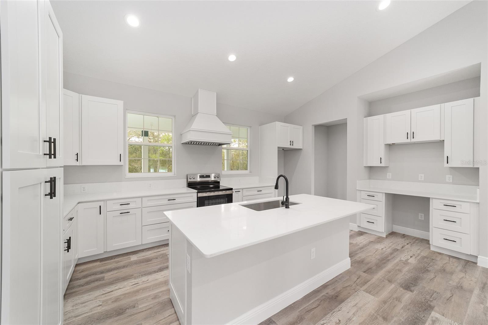 WILLISTON HYLNDS GOLF & C CLUB ESTATE - Residential Lease