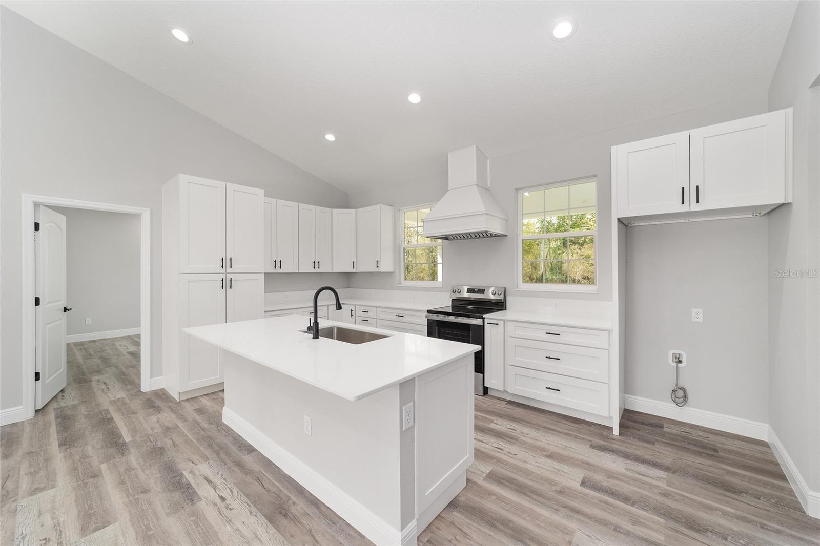 WILLISTON HYLNDS GOLF & C CLUB ESTATE - Residential Lease