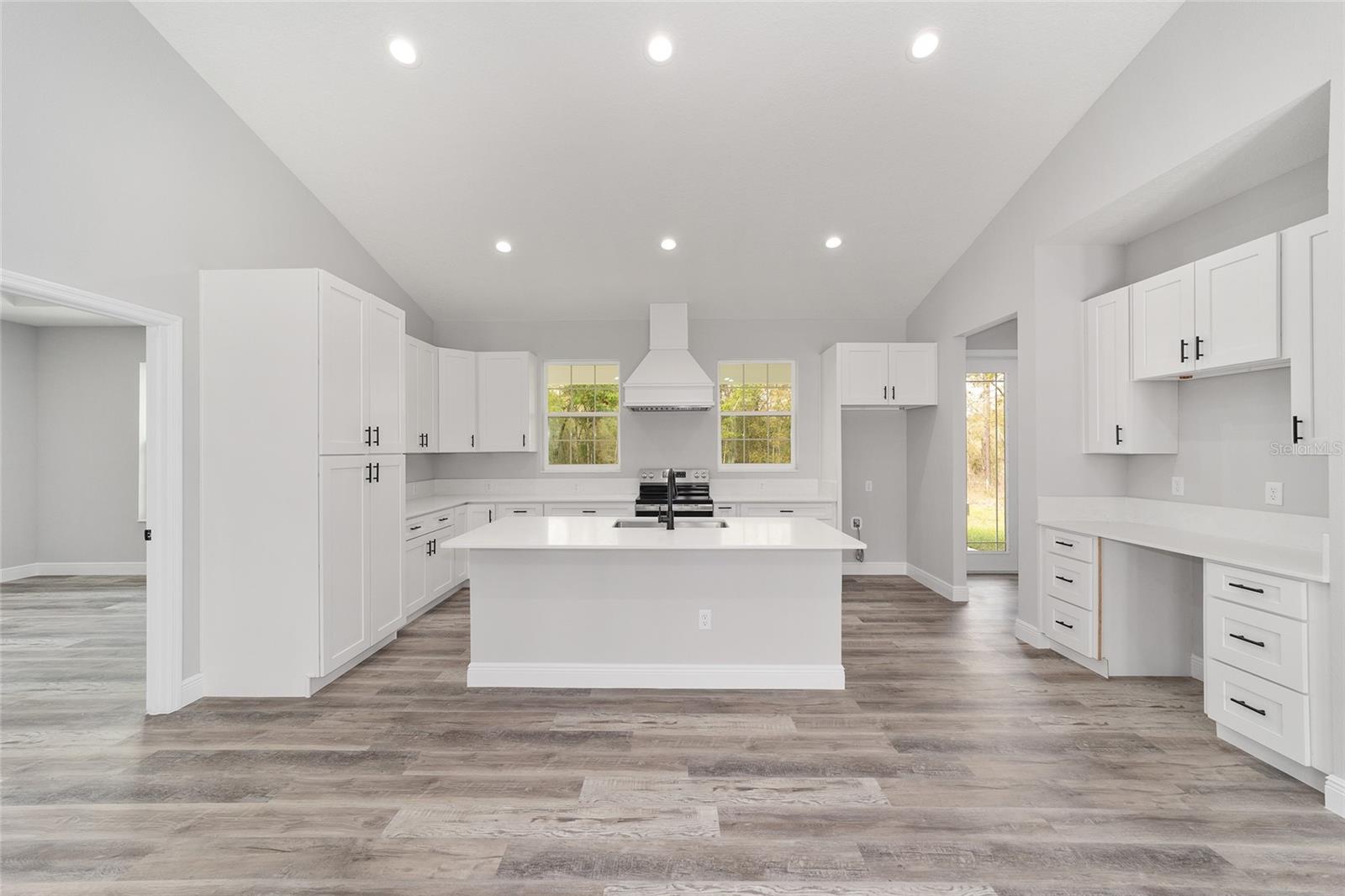 WILLISTON HYLNDS GOLF & C CLUB ESTATE - Residential Lease