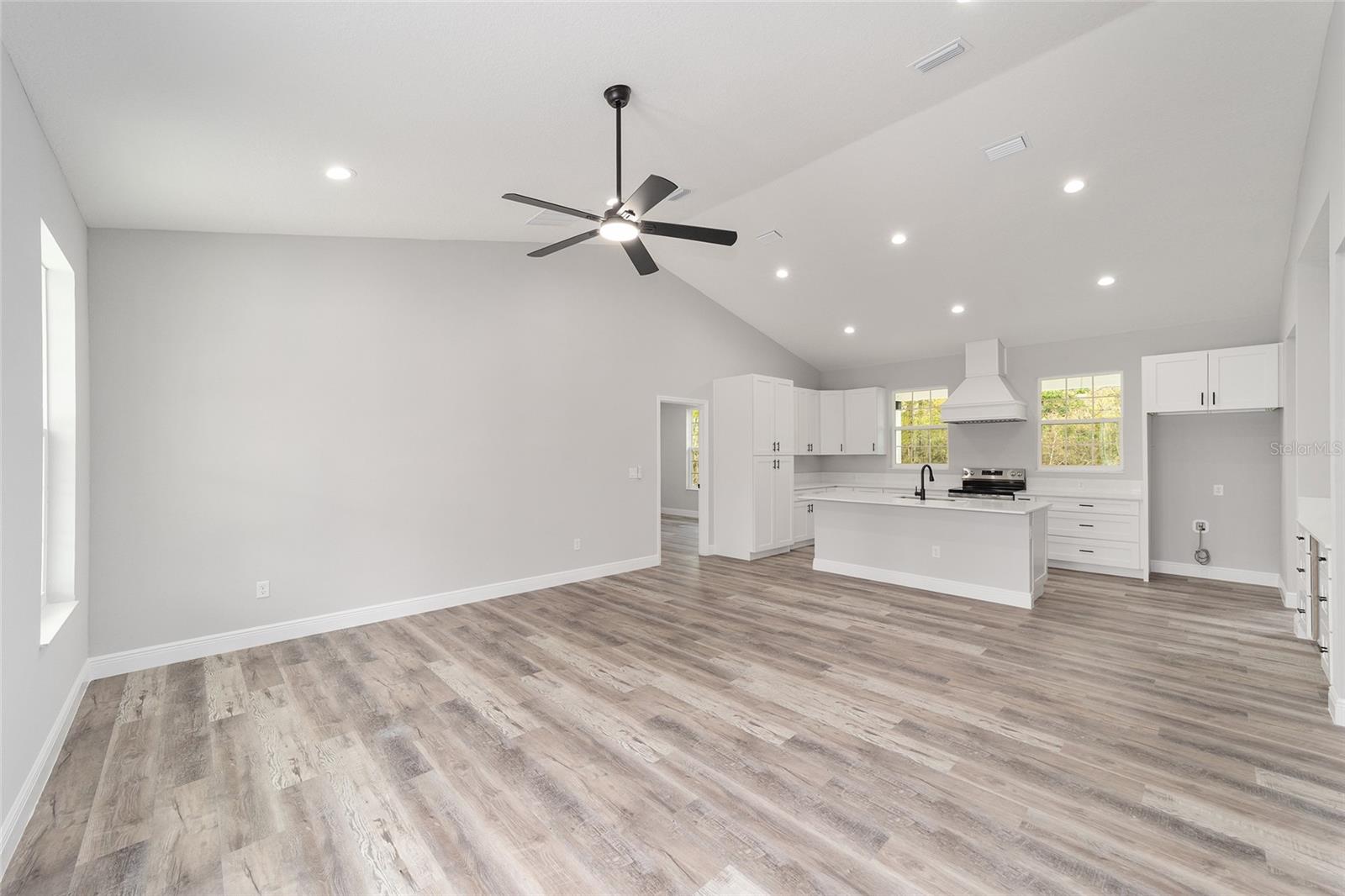 WILLISTON HYLNDS GOLF & C CLUB ESTATE - Residential Lease