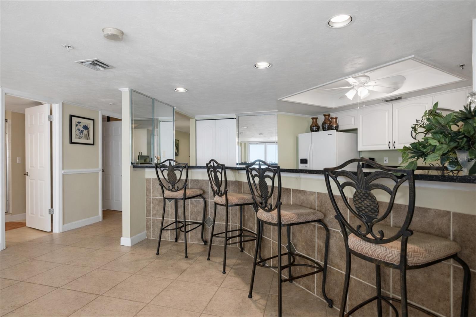 PENINSULA CONDO - Residential