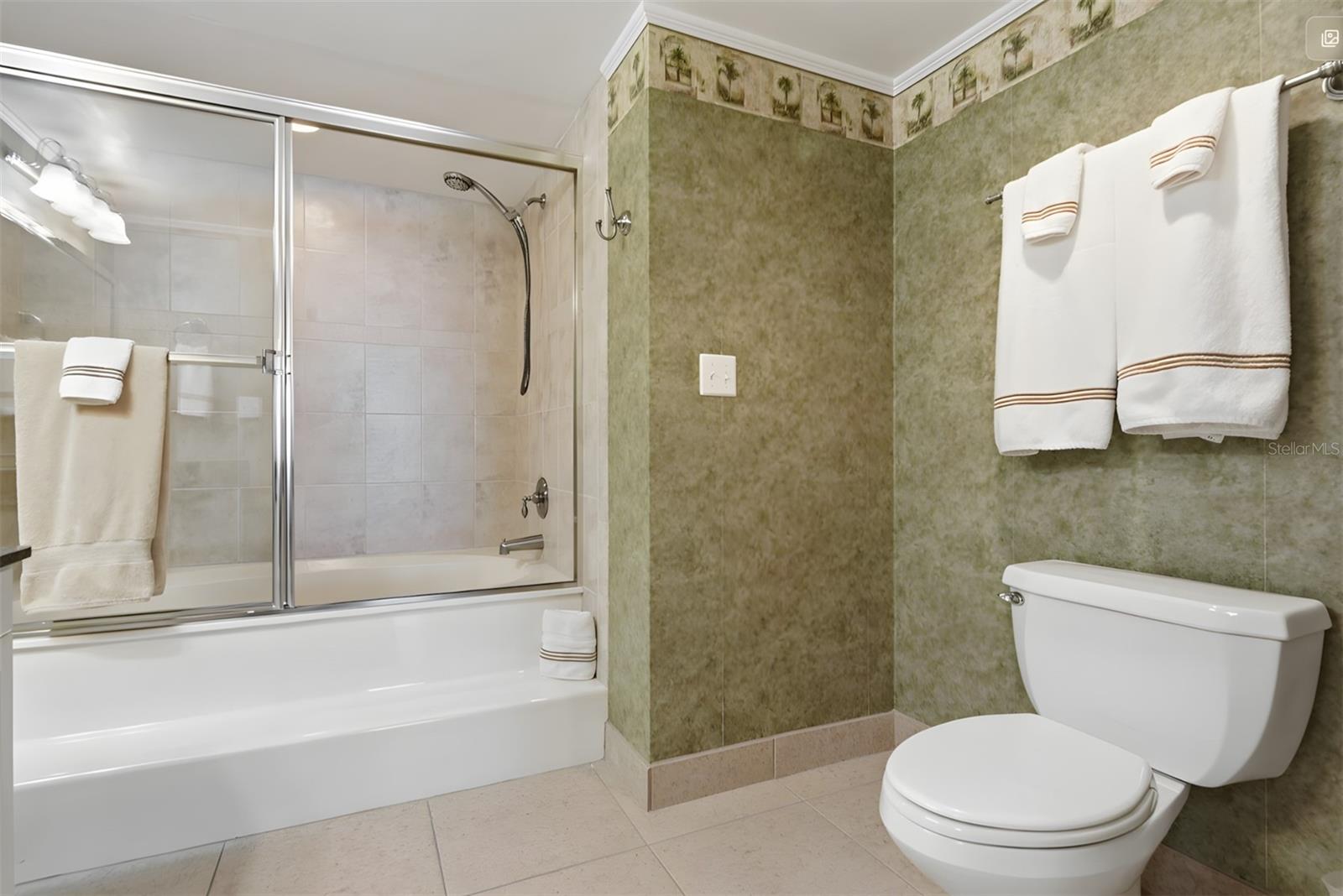 PENINSULA CONDO - Residential