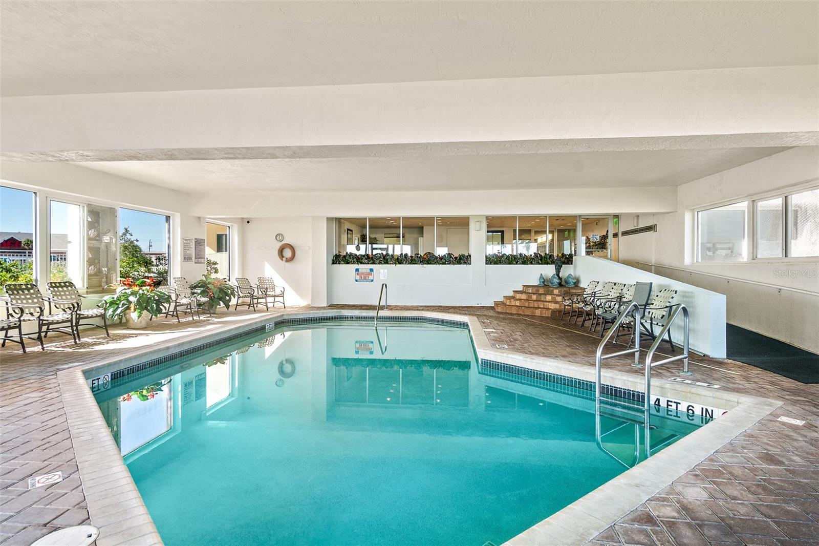 PENINSULA CONDO - Residential