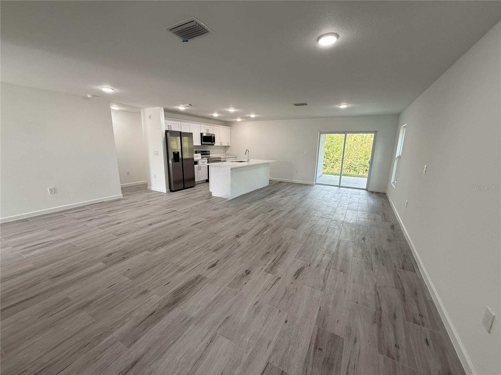 PORT CHARLOTTE SUB 08 - Residential Lease