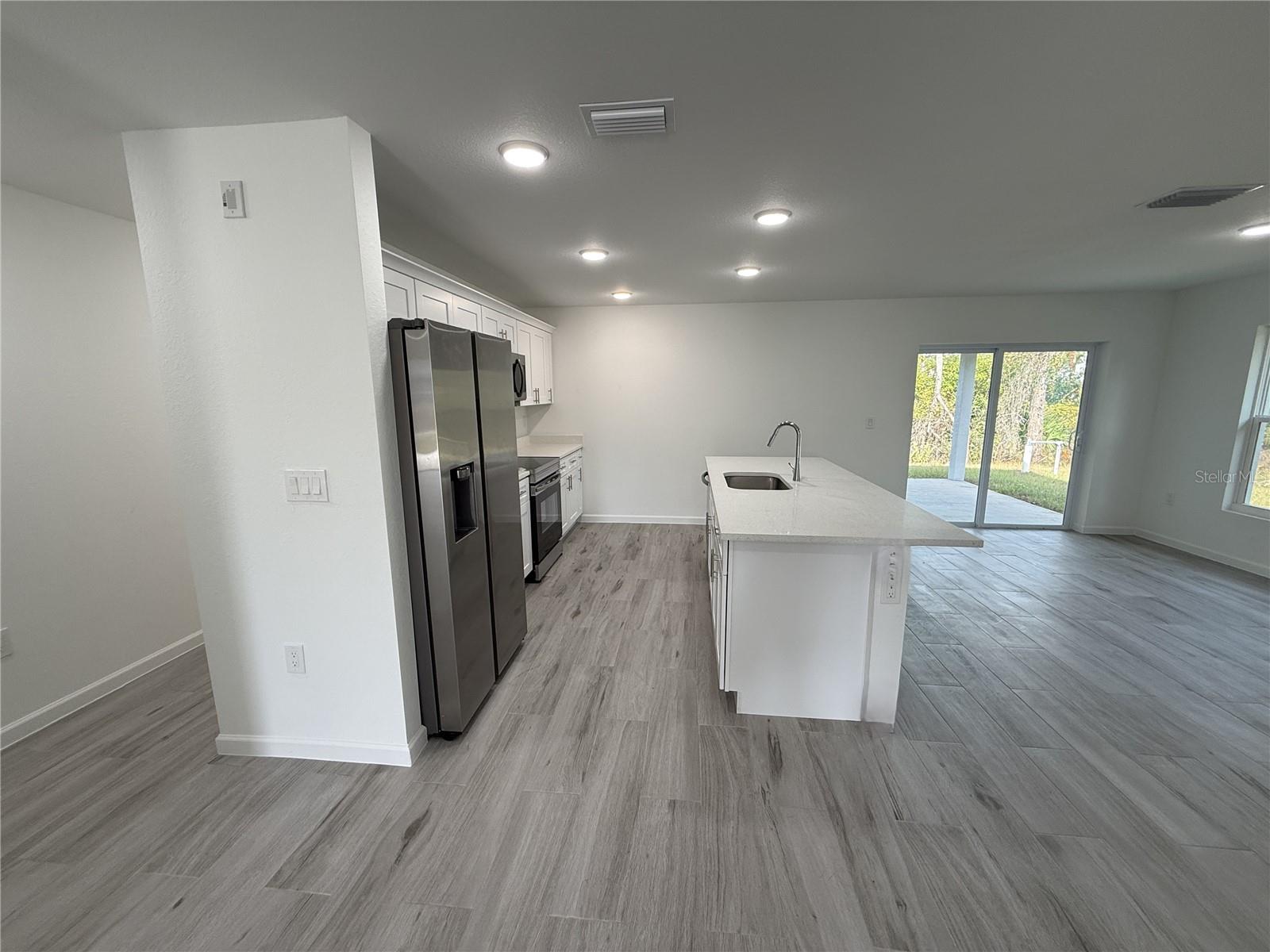 PORT CHARLOTTE SUB 08 - Residential Lease