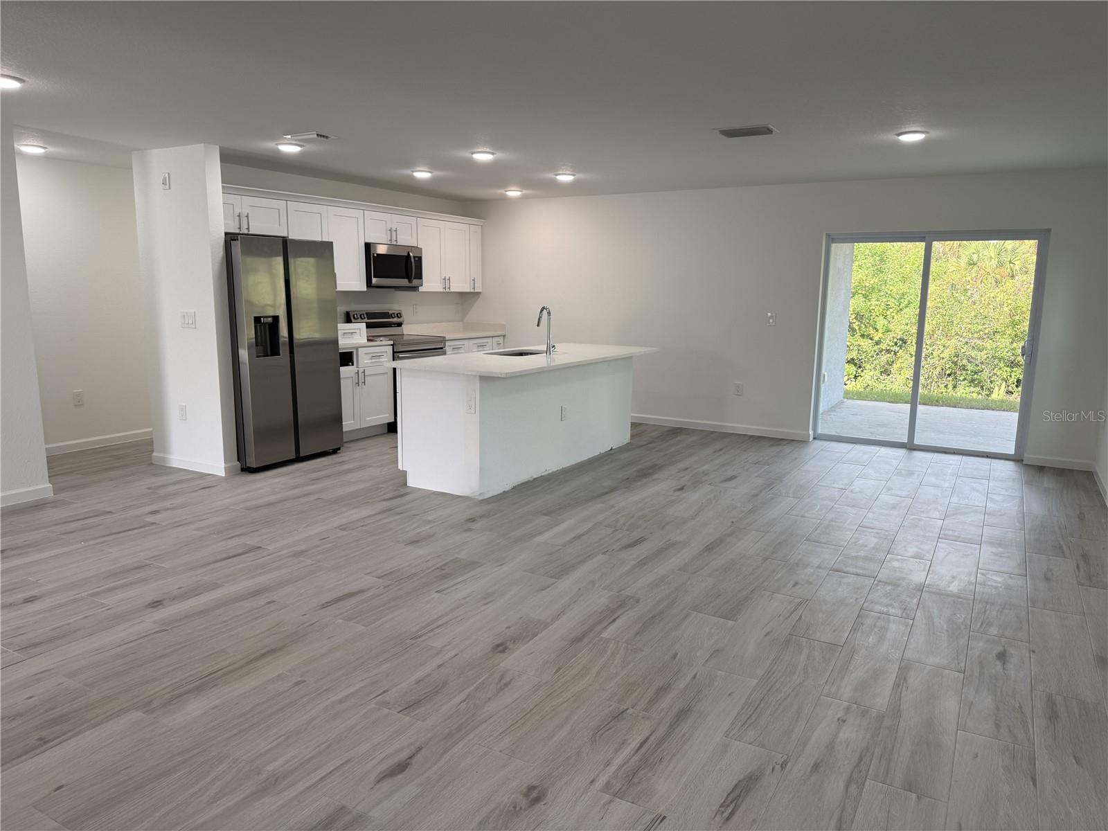 PORT CHARLOTTE SUB 08 - Residential Lease