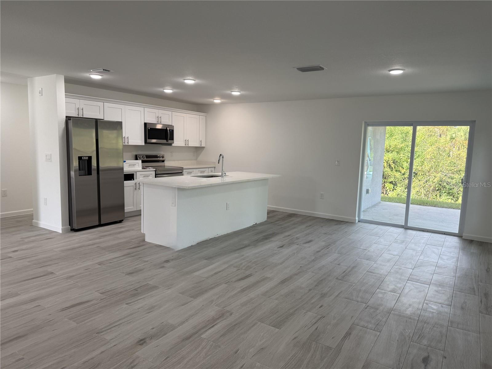 PORT CHARLOTTE SUB 08 - Residential Lease