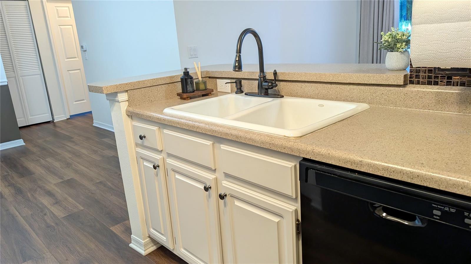 VILLAS AT LAKESIDE A CONDO - Residential