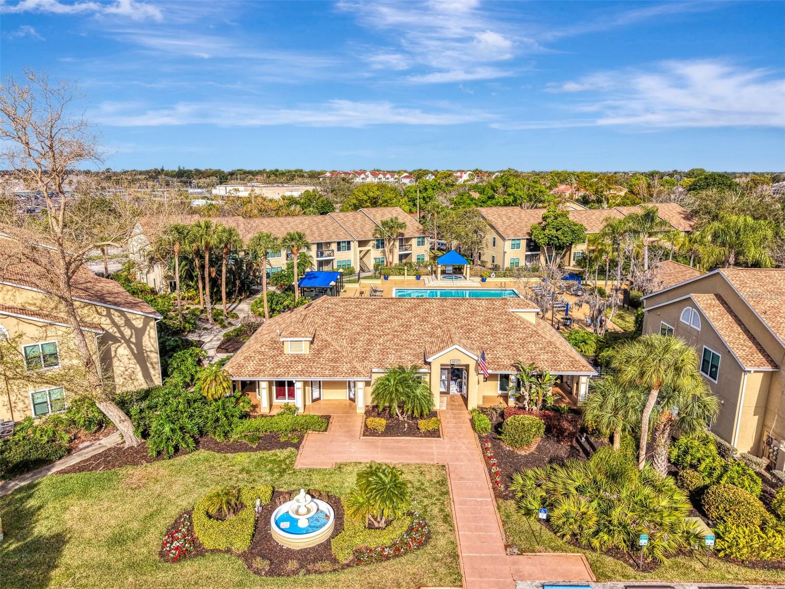 VINTAGE GRAND - Residential