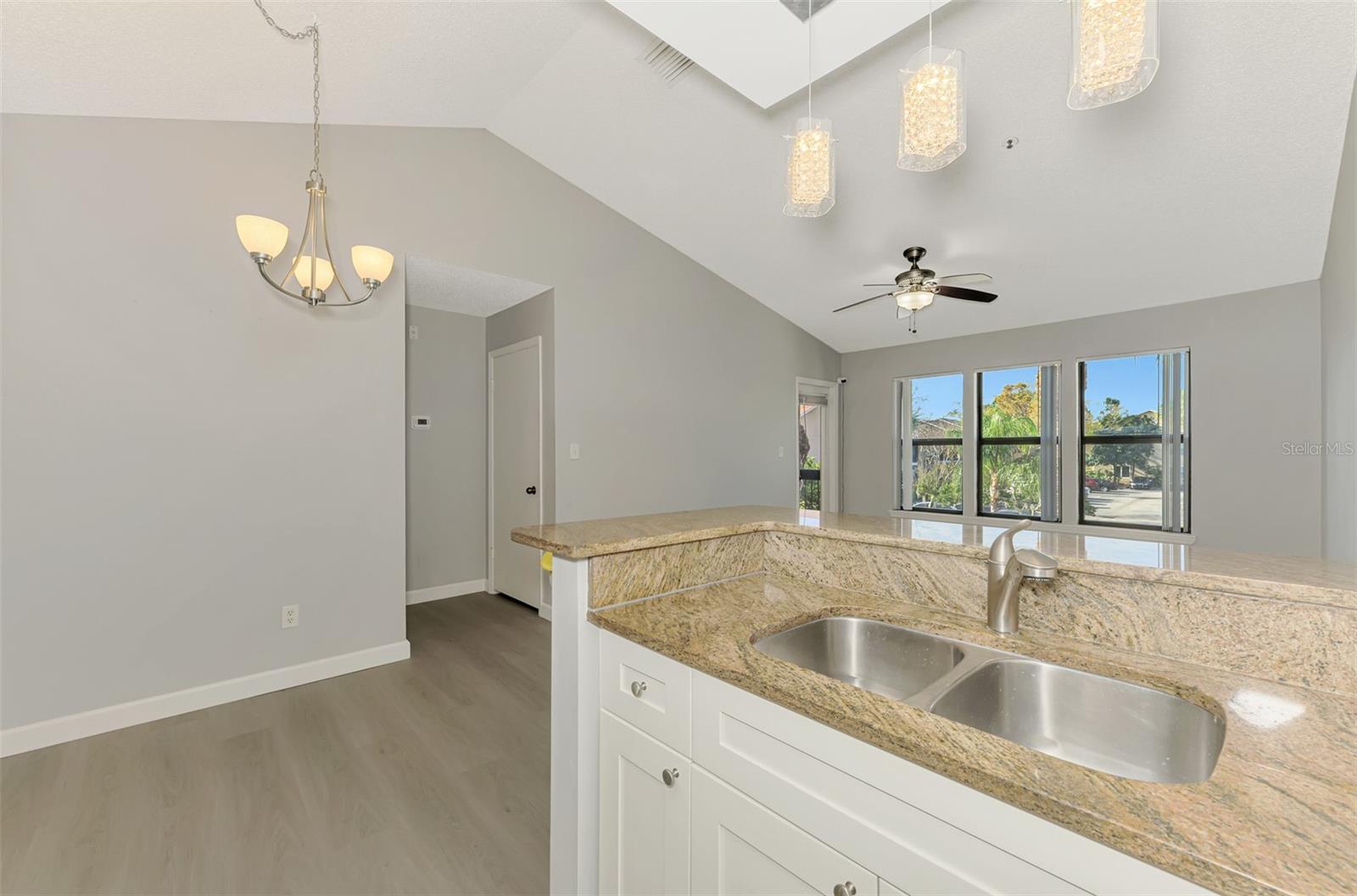 VINTAGE GRAND - Residential