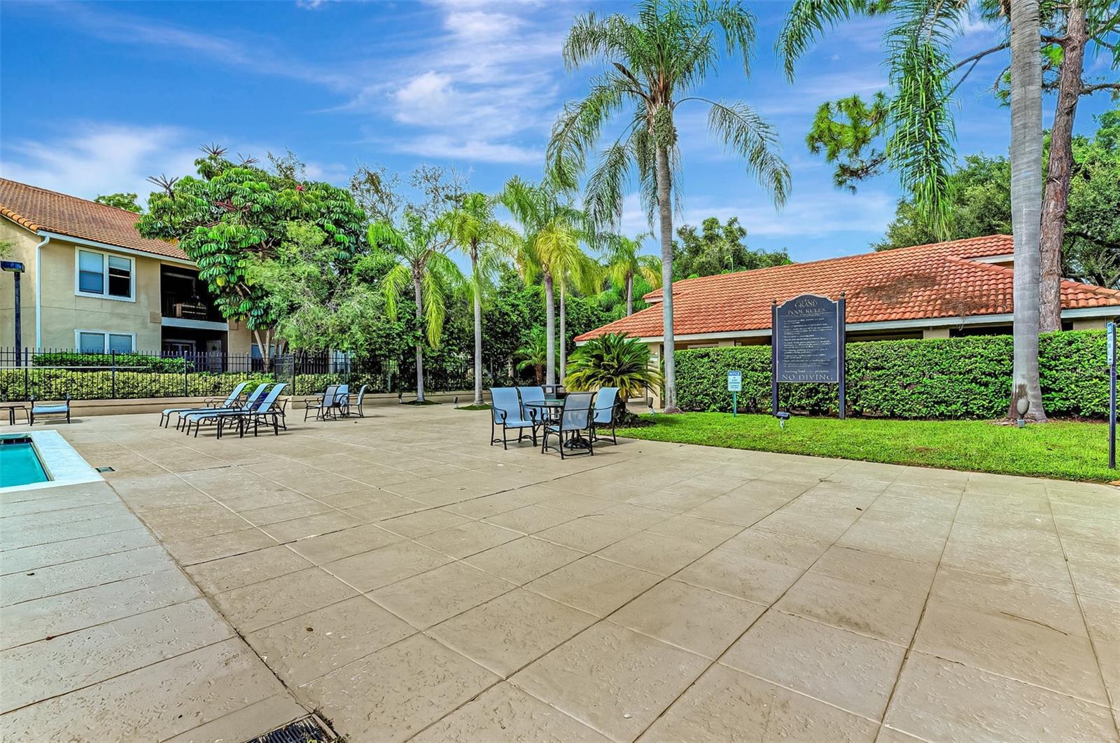 VINTAGE GRAND - Residential