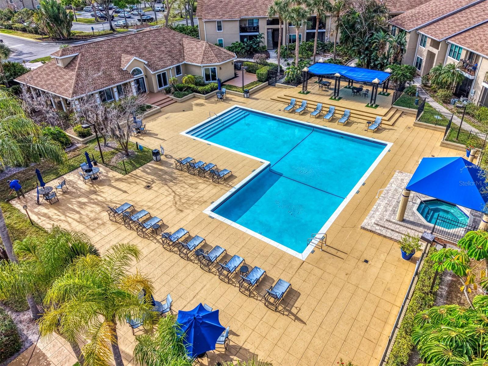 VINTAGE GRAND - Residential