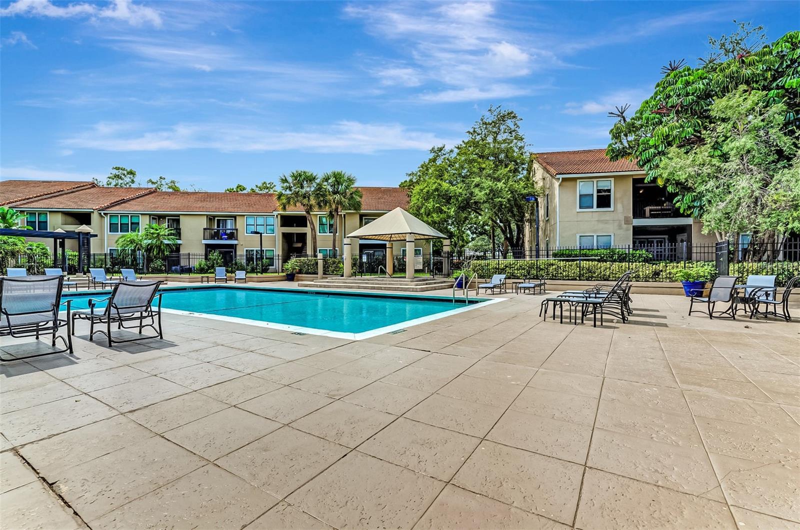 VINTAGE GRAND - Residential