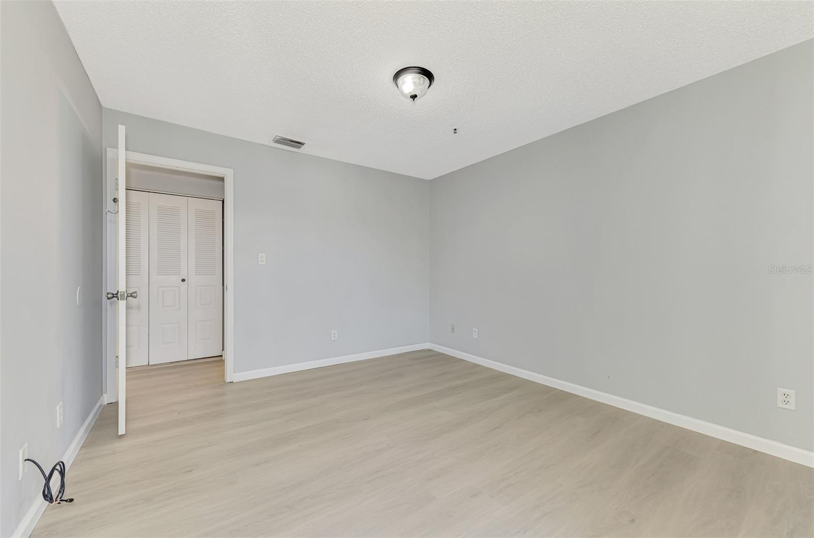 VINTAGE GRAND - Residential