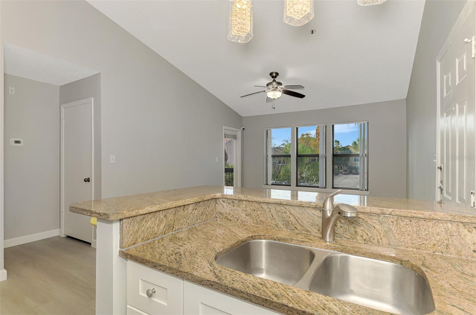 VINTAGE GRAND - Residential