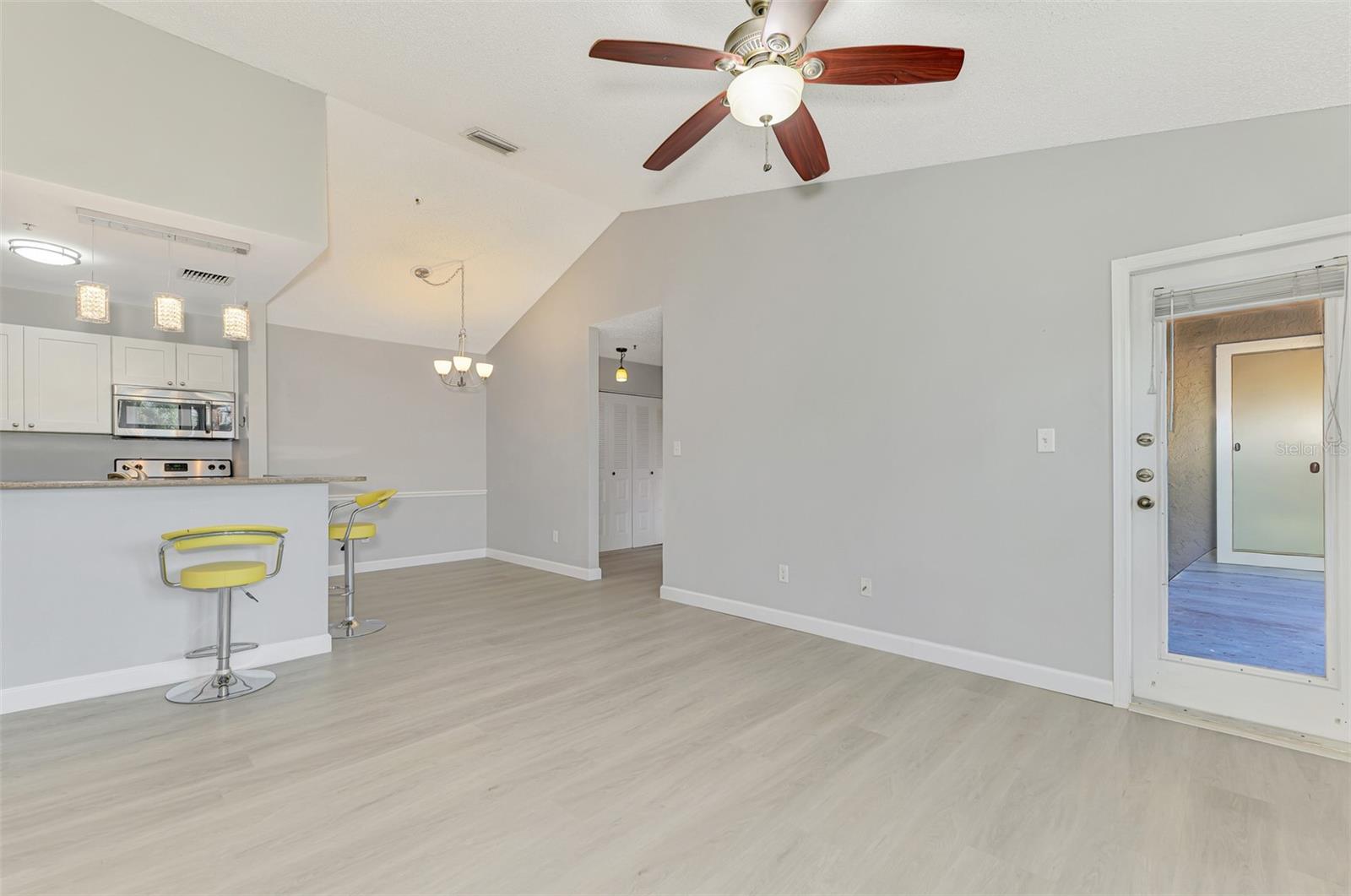 VINTAGE GRAND - Residential