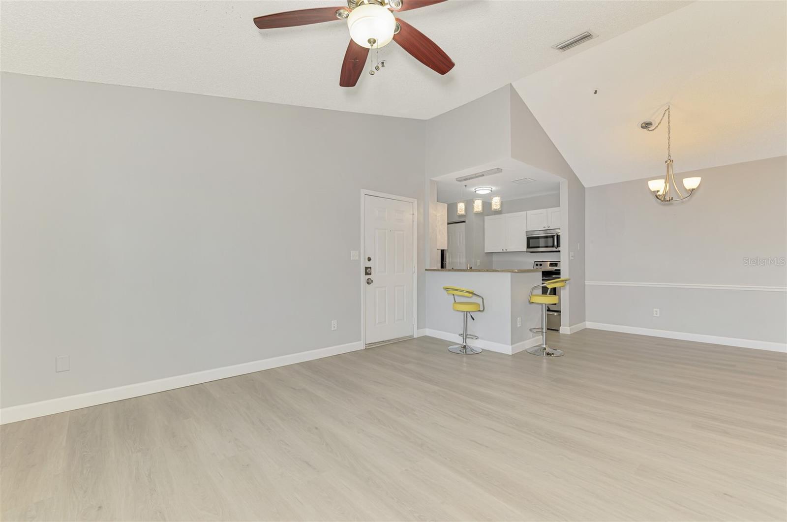 VINTAGE GRAND - Residential