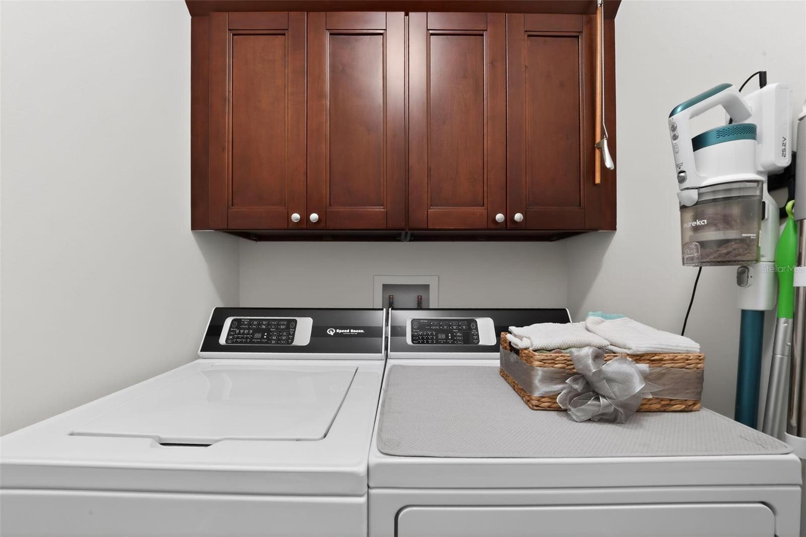 MAJESTIC COVE - Residential