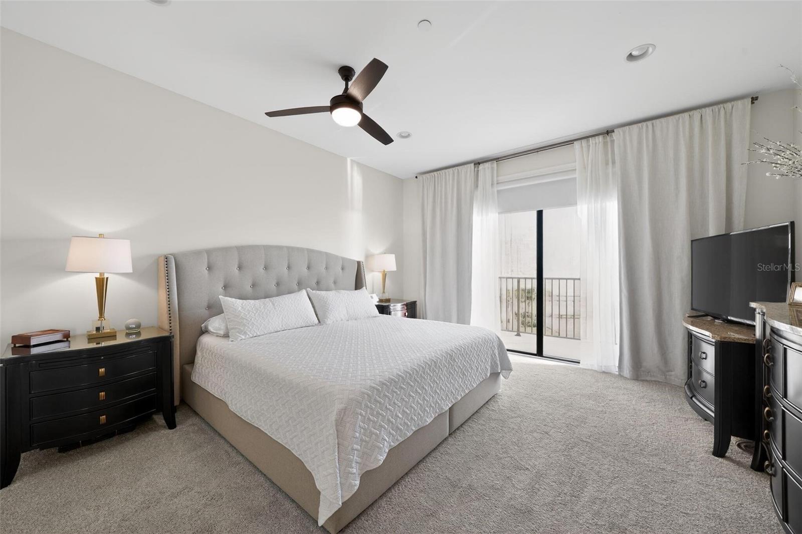 MAJESTIC COVE - Residential