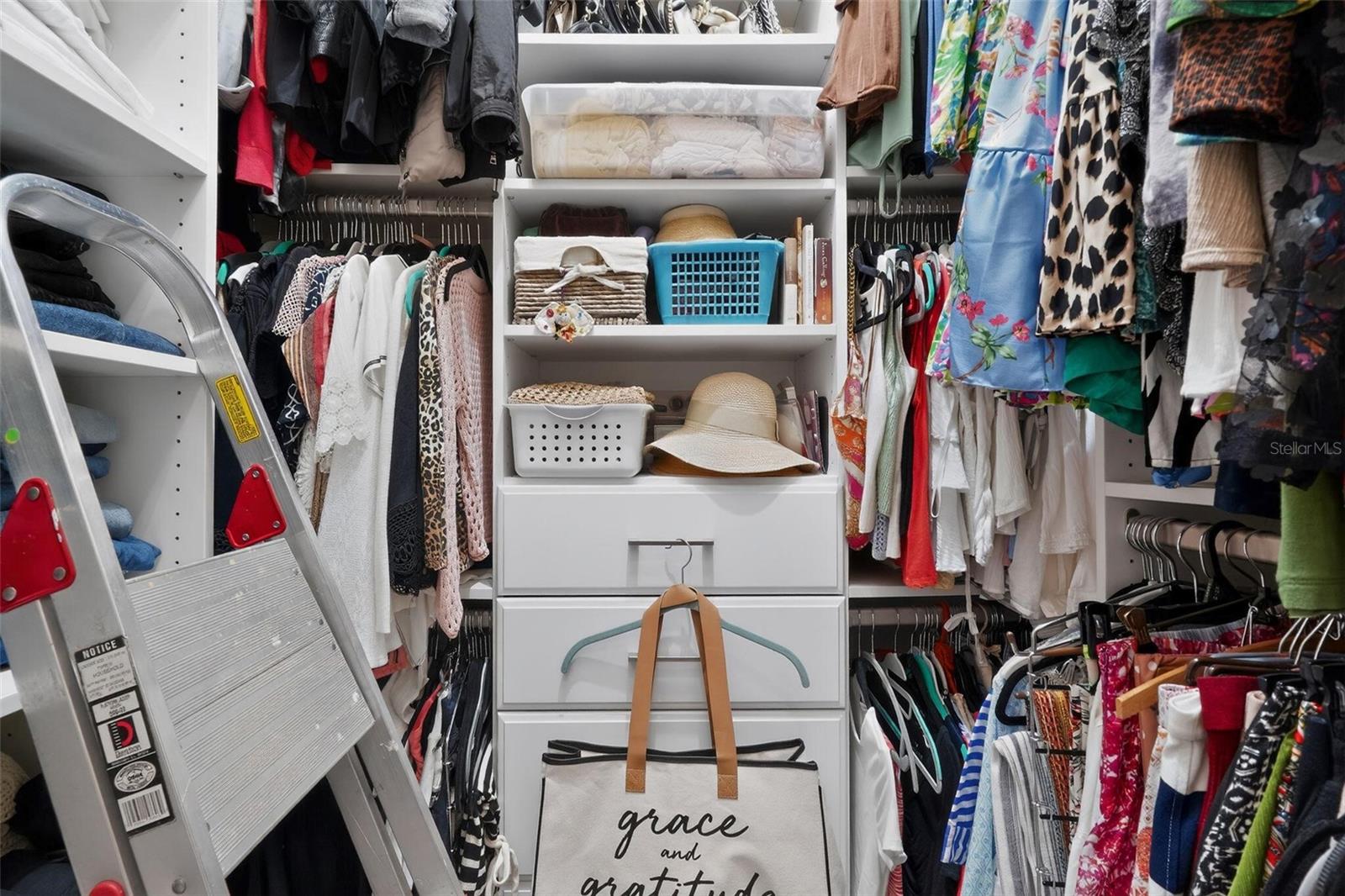 MAJESTIC COVE - Residential