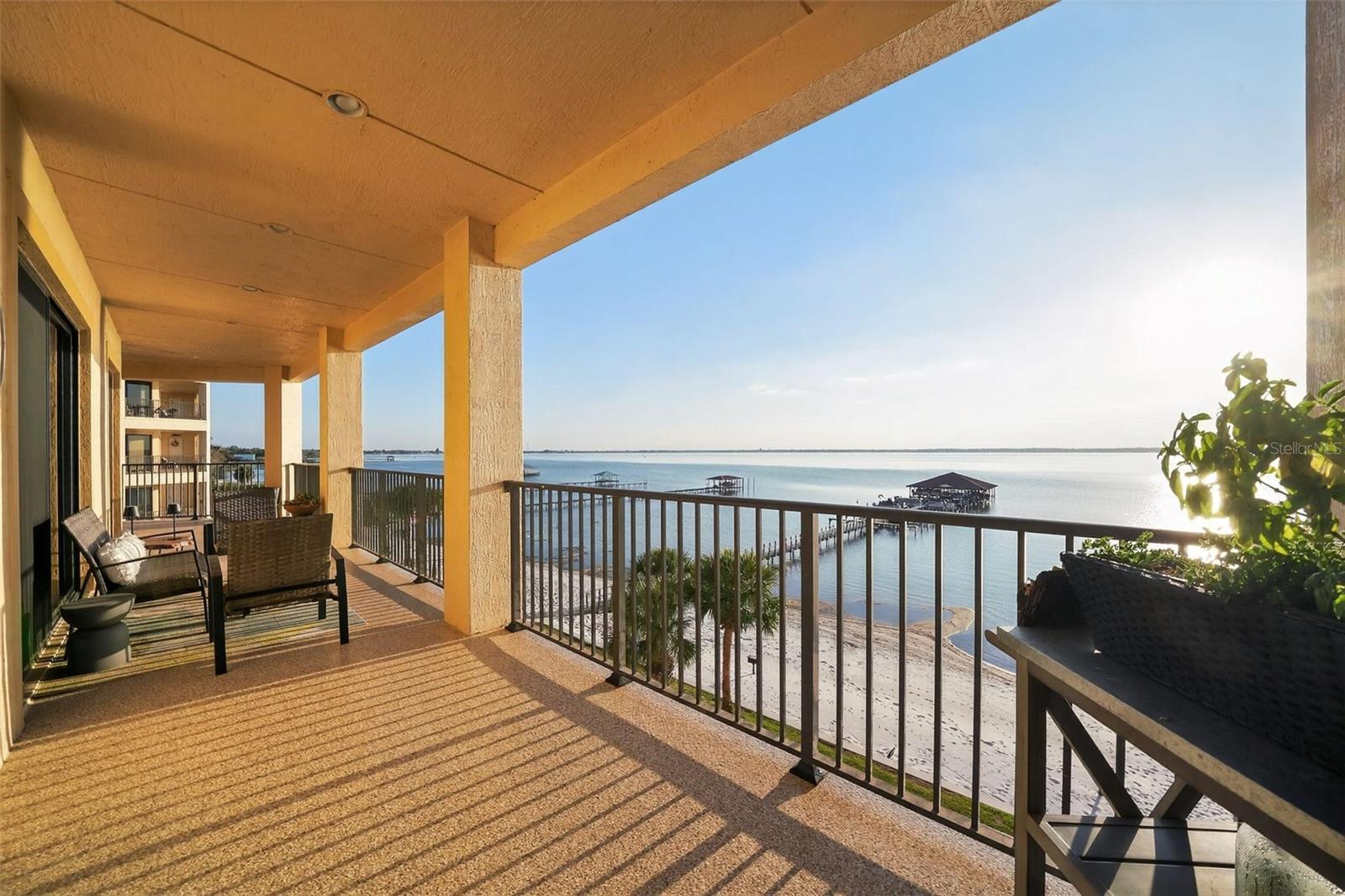 MAJESTIC COVE - Residential