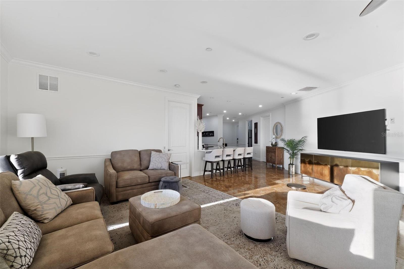 MAJESTIC COVE - Residential