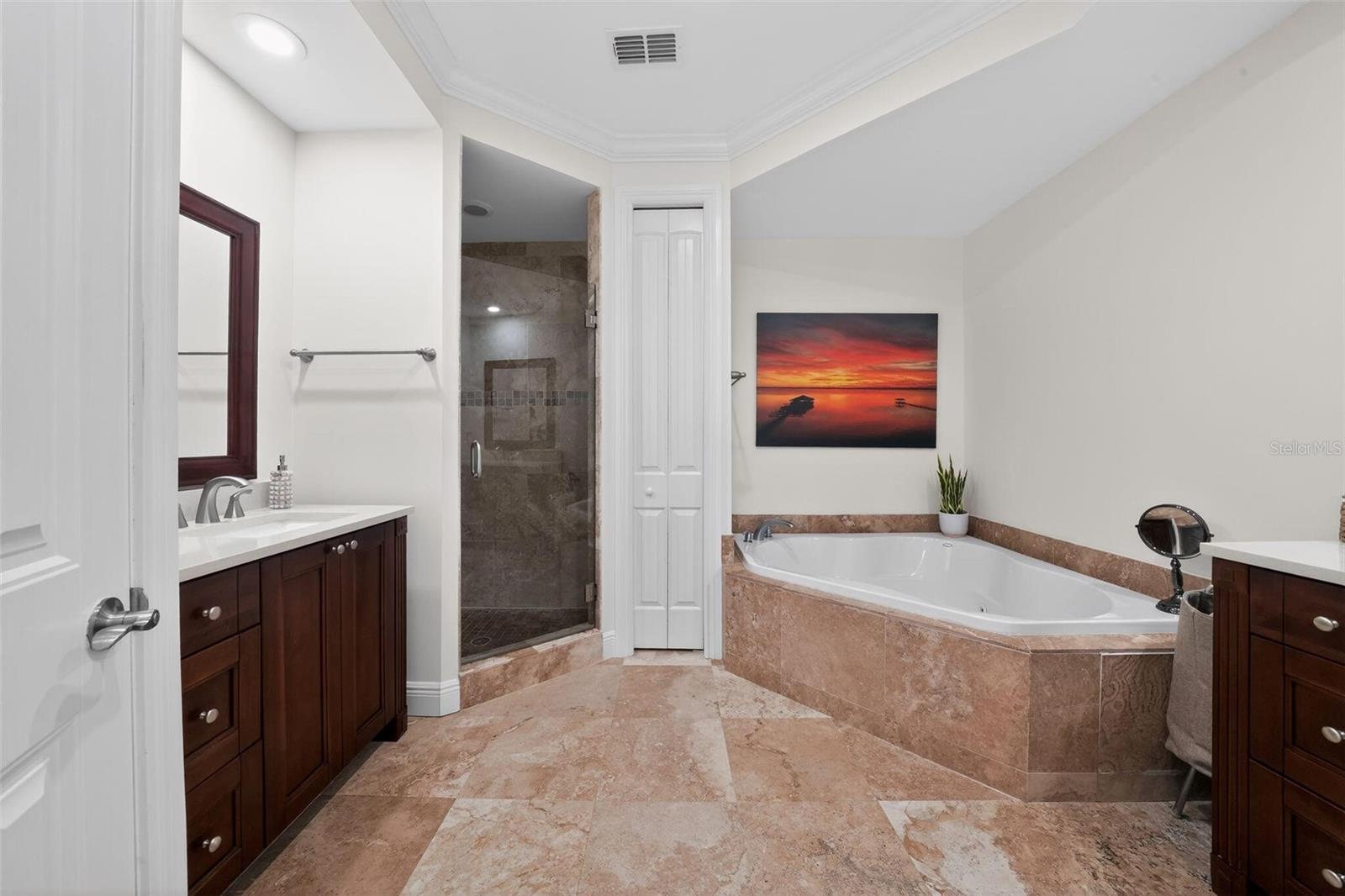 MAJESTIC COVE - Residential