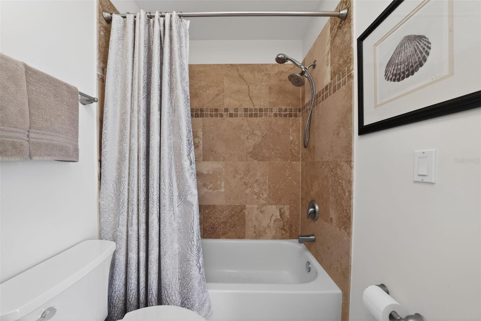 MAJESTIC COVE - Residential