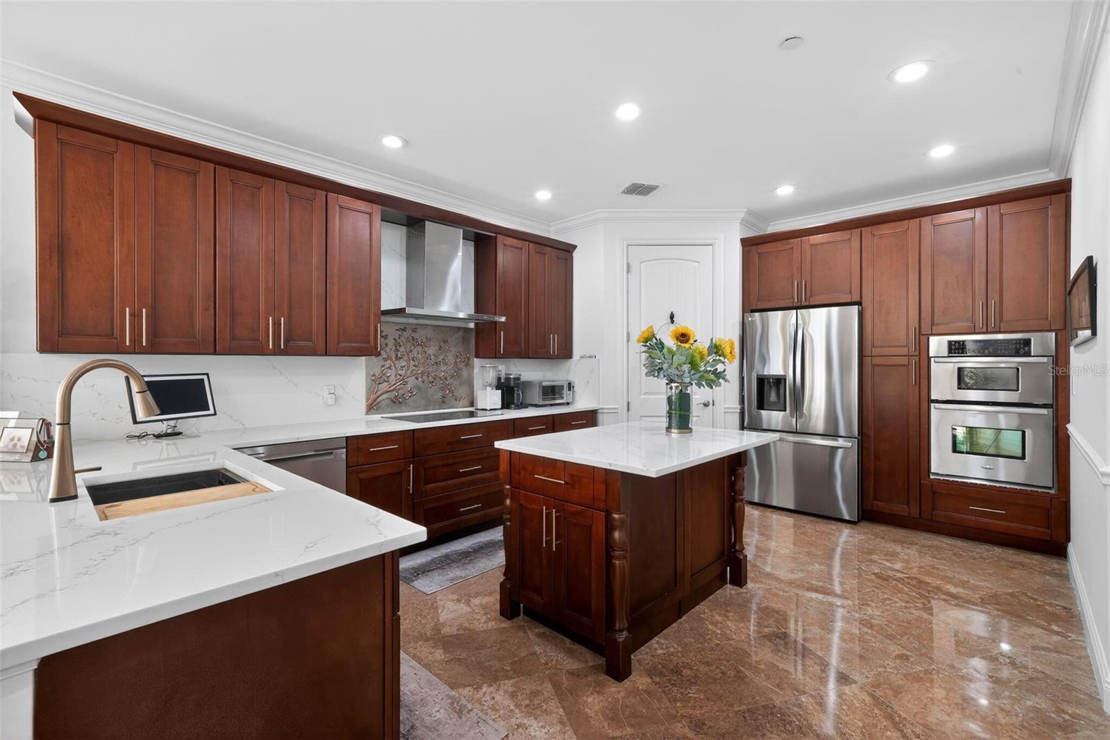 MAJESTIC COVE - Residential