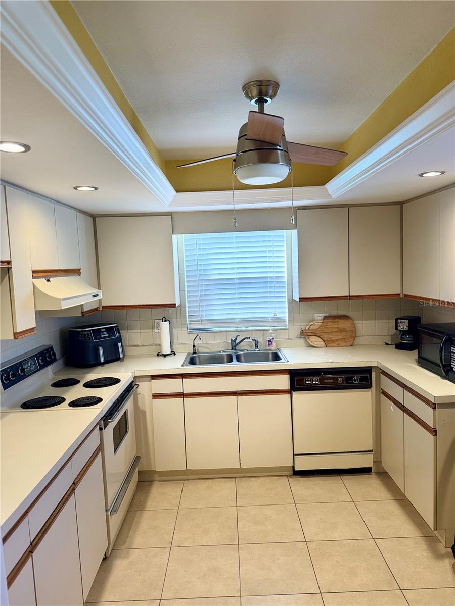 VILLAGE OAKS SEC B - Residential