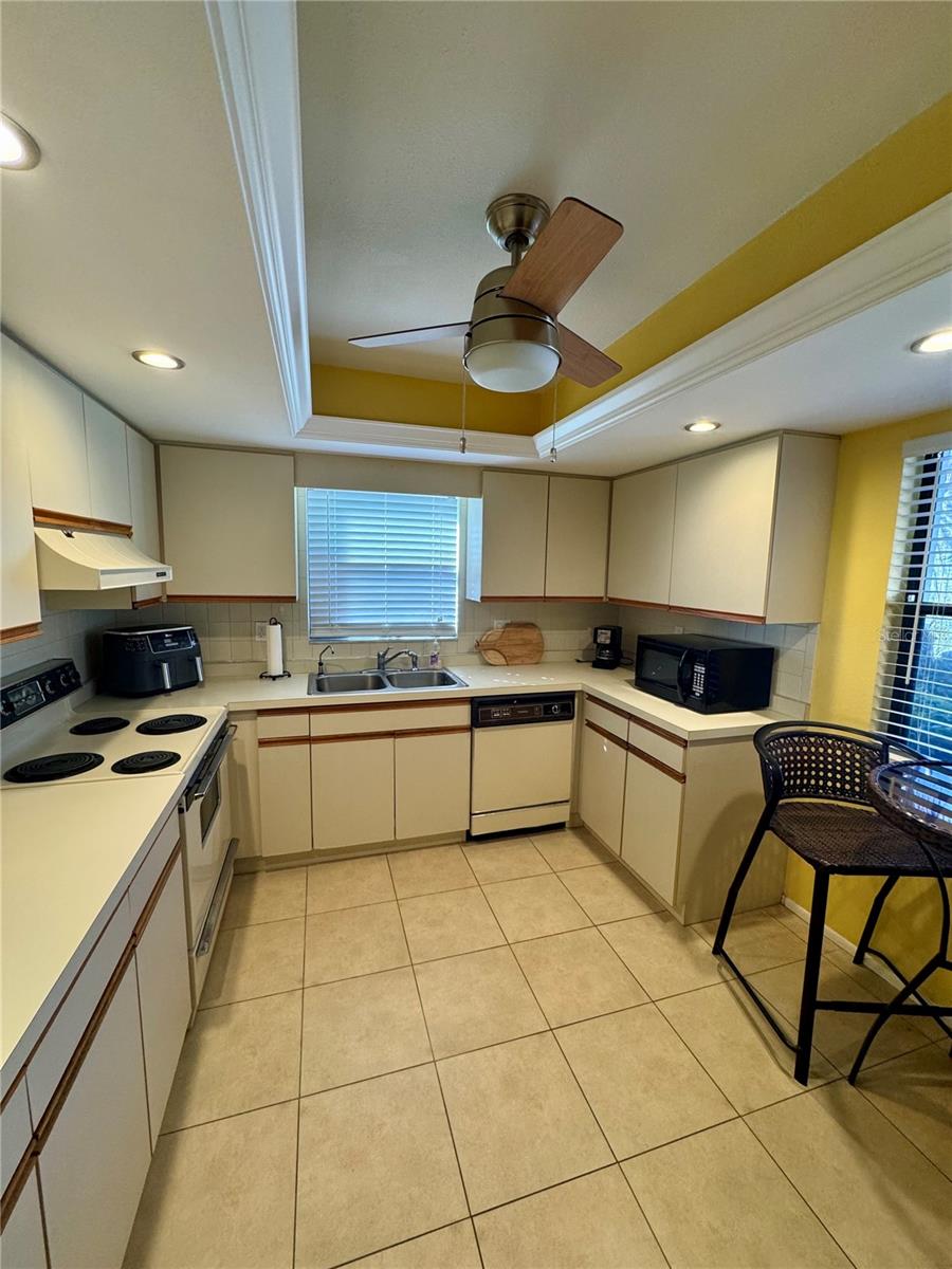 VILLAGE OAKS SEC B - Residential