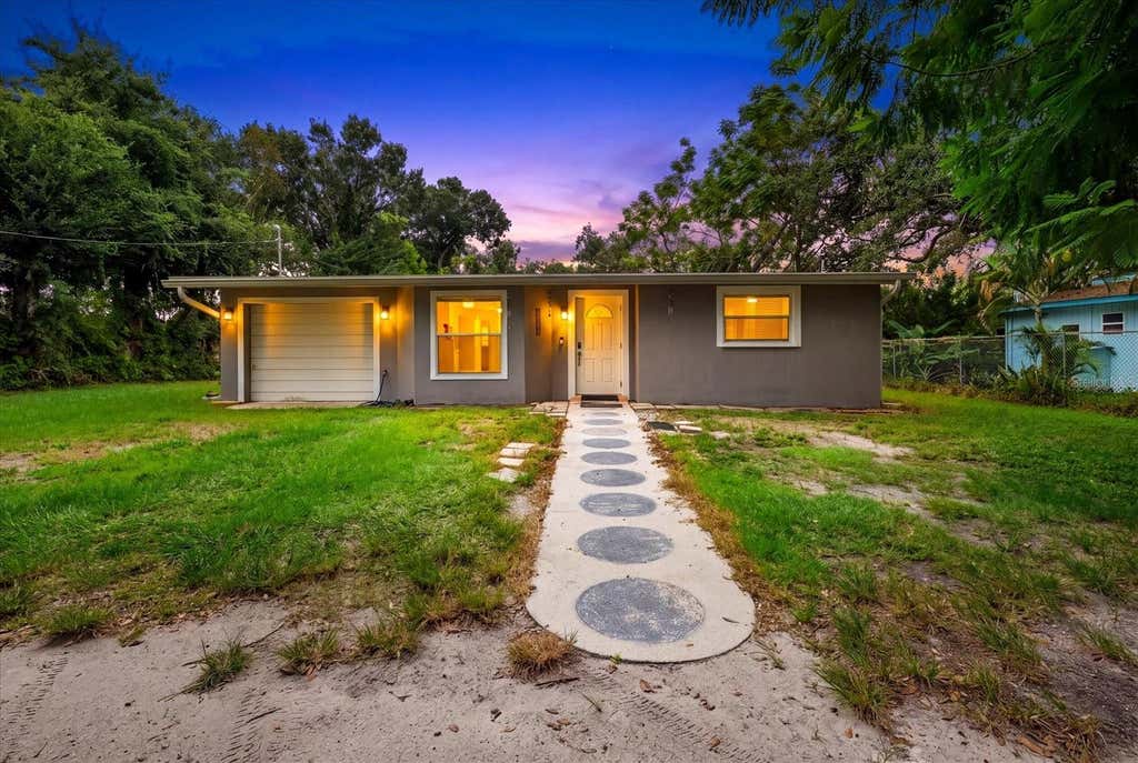 Photo of 3031 Kirby Lane, Sarasota, FL 34234 (MLS # A4703829)