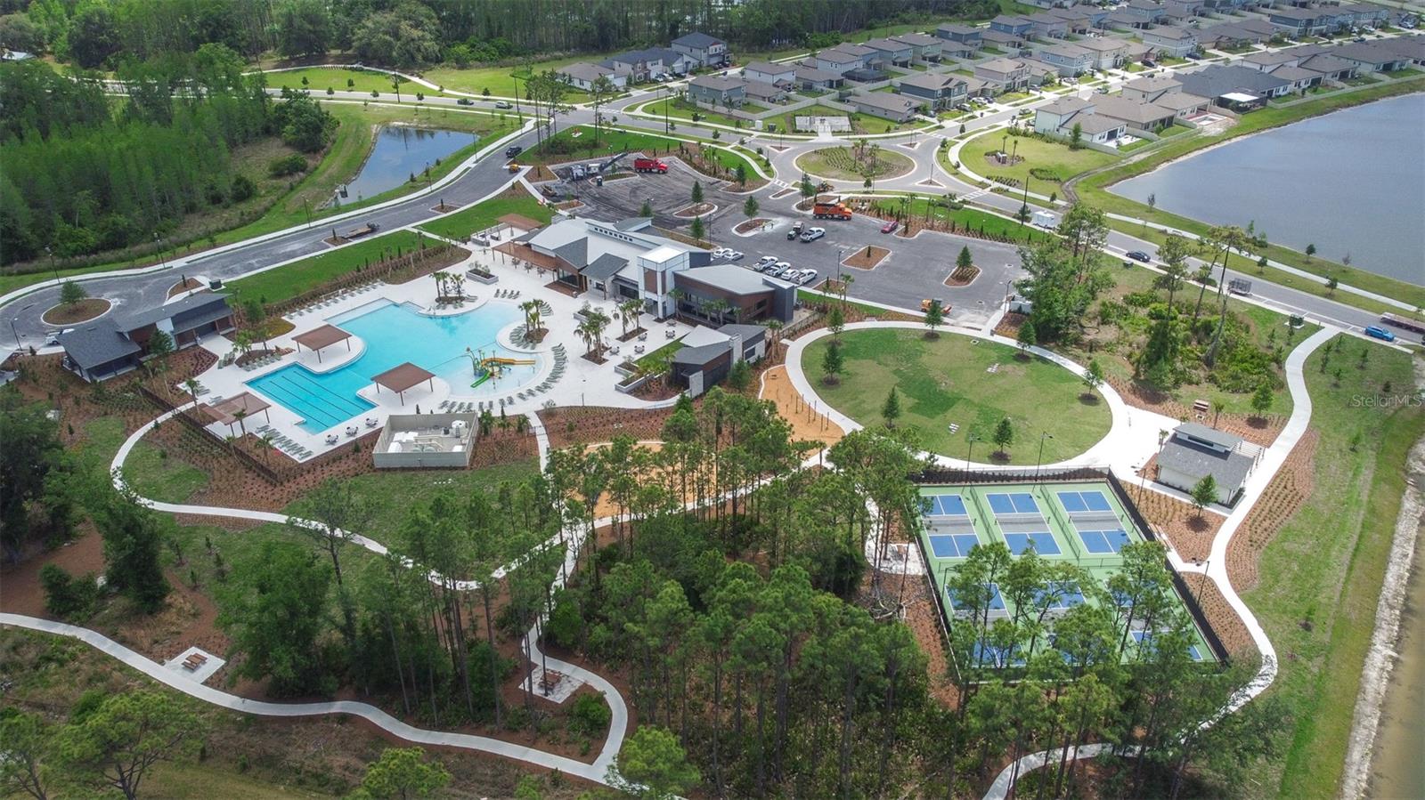 CONNERTON - Residential